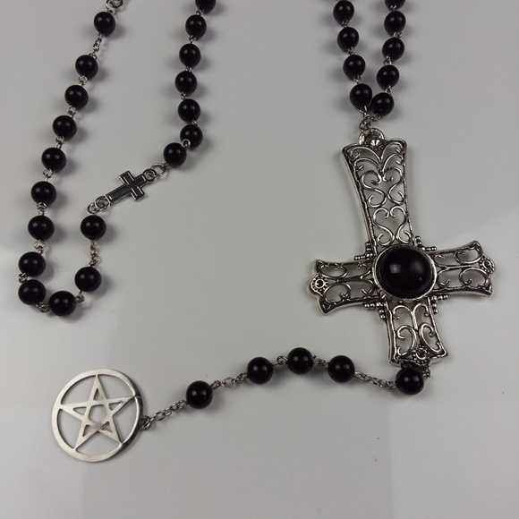 Inverted cross & pentacle beaded rosary - Picture 4 of 4